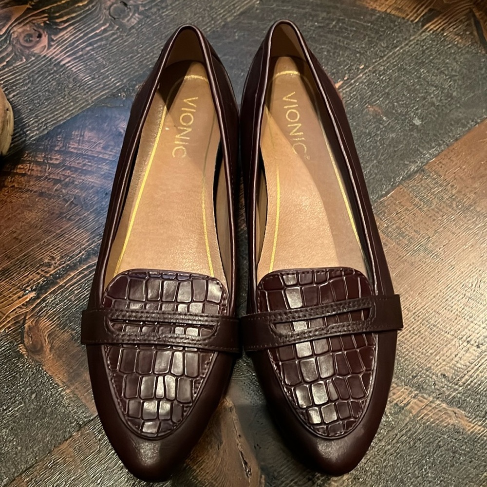 Vionic Women’s Savannah Brown Leather Flats Loafers Size 6